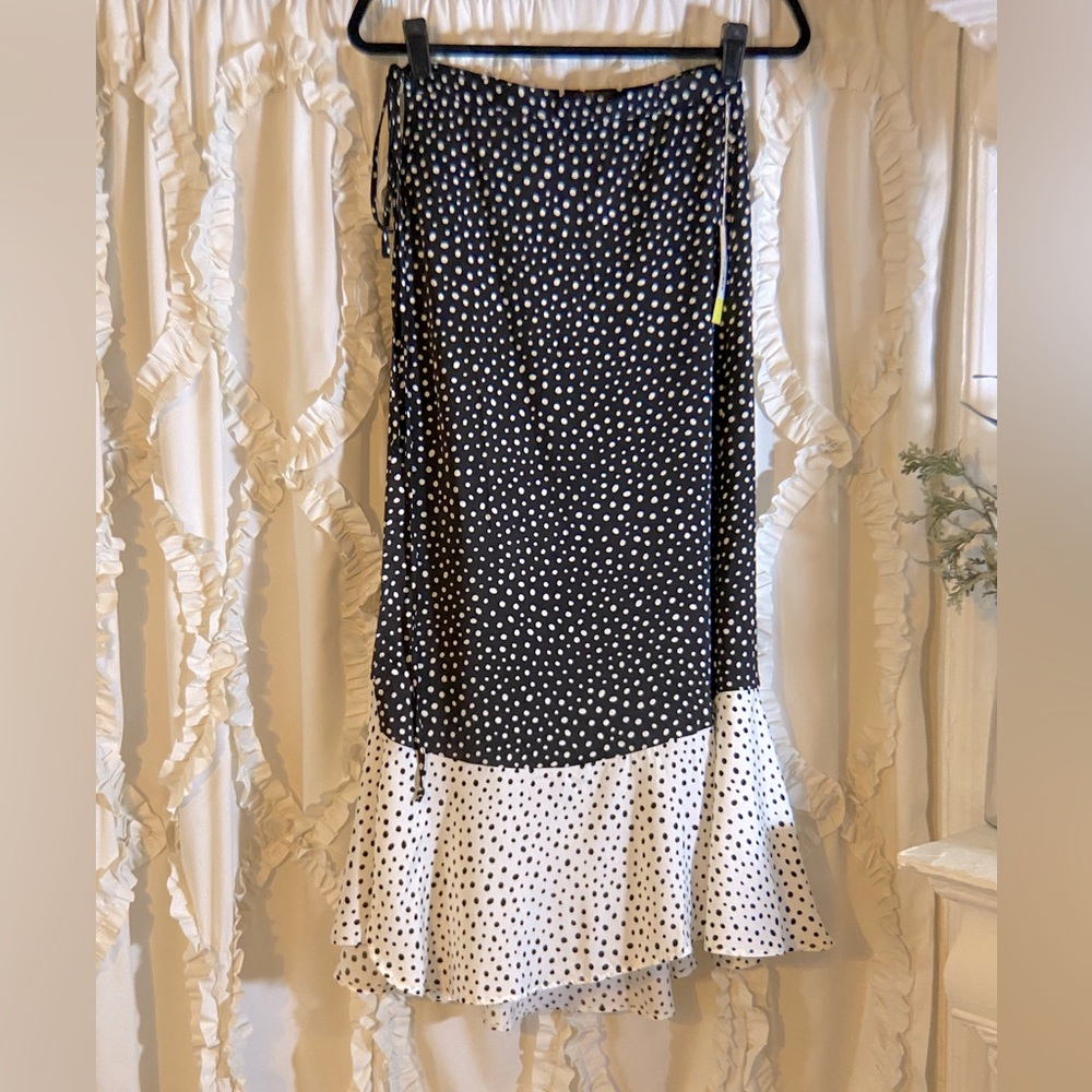 NWT Summersalt Black/White Polka Dots Wrap Skirt Size Medium
